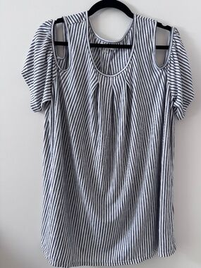 Max Studio Striped Cold Shoulder Top 1X Blue White
